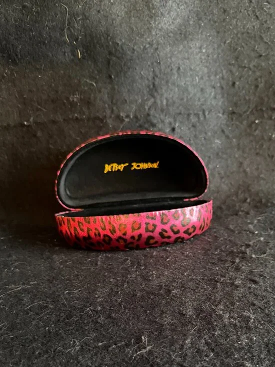 Betsey Johnson Eyeglass/Sunglass ‘Clam Shell’ Hard Case - Picture 8 of 9